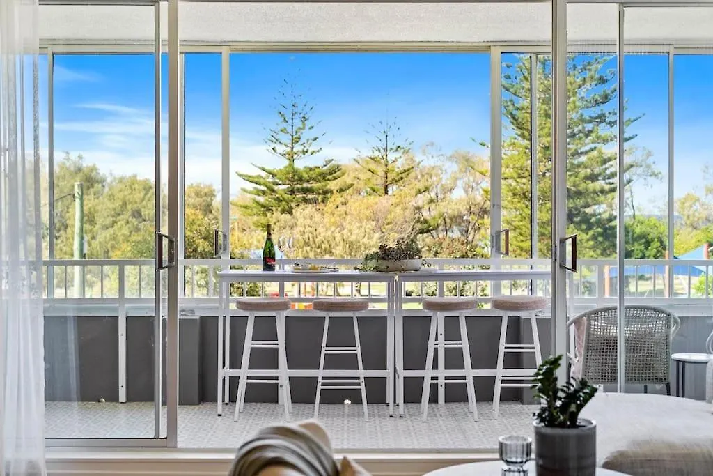 Beachfront Bliss 2 Bd Broadbeach Gold Coast Apartment